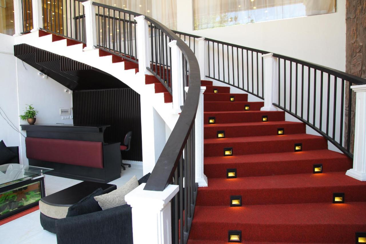 Hotel Nathaliya Katunayaka Ngoại thất bức ảnh
