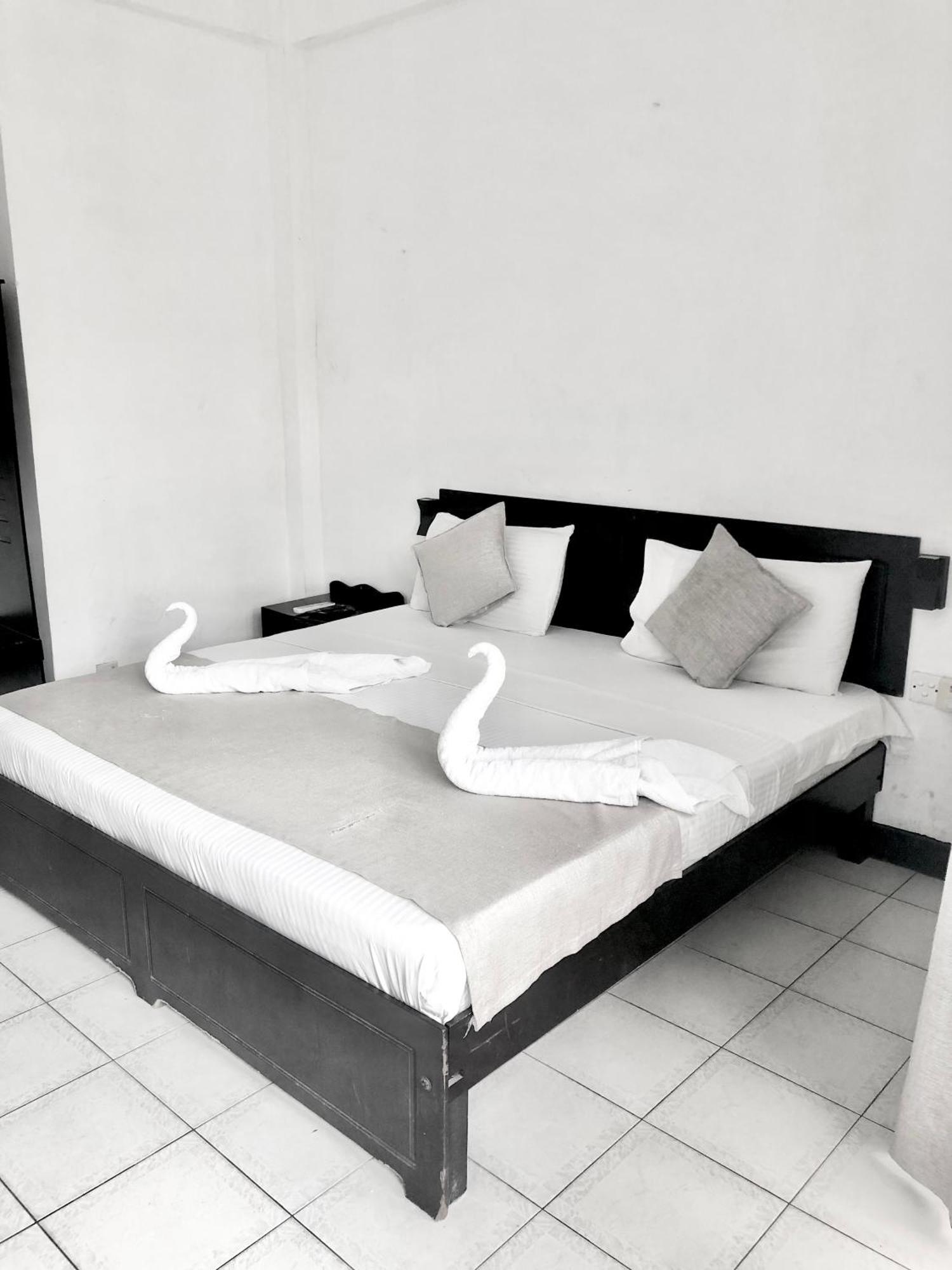 Hotel Nathaliya Katunayaka Ngoại thất bức ảnh